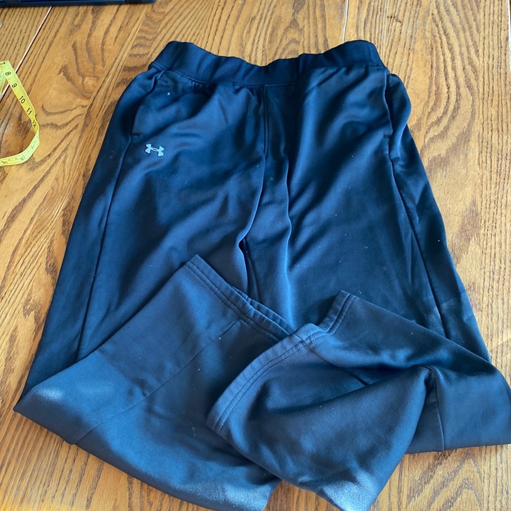 Women’s under Armour cold gear medium sweats